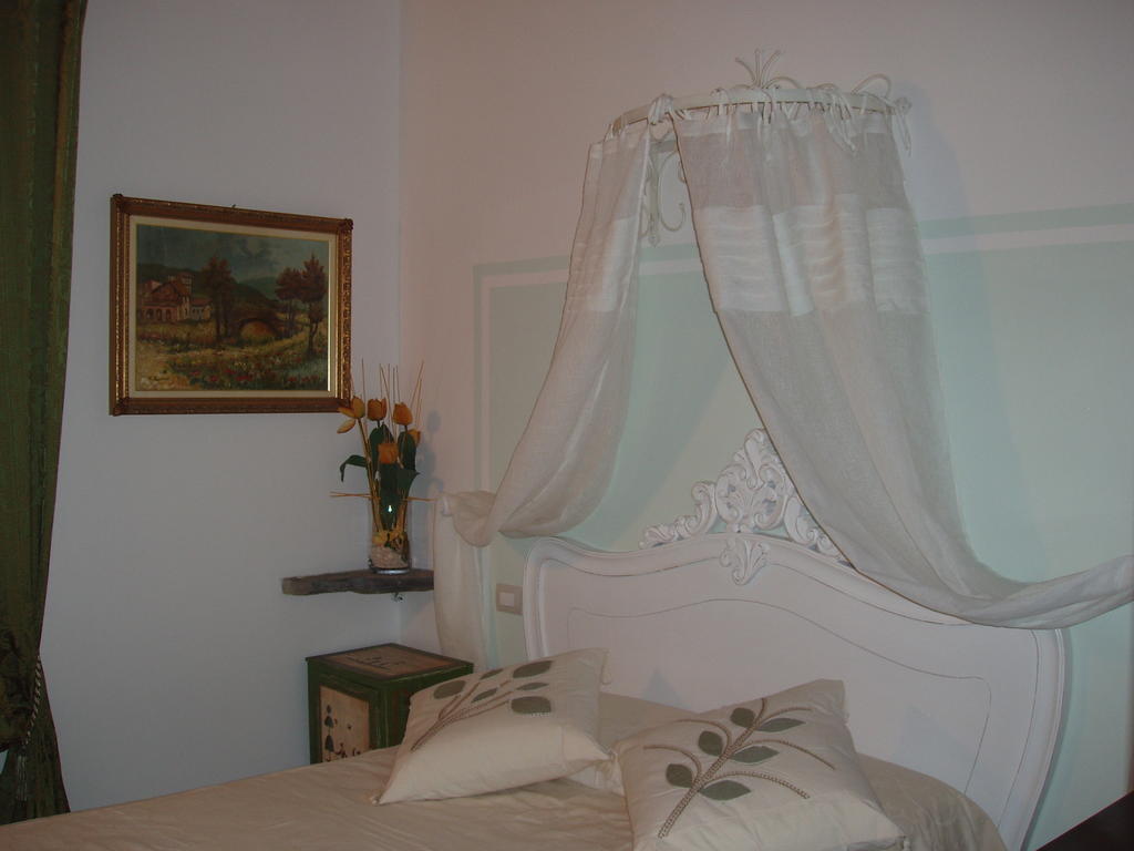 Bed and Breakfast Il Giardino Di Rosmarino Pontremoli Habitación foto
